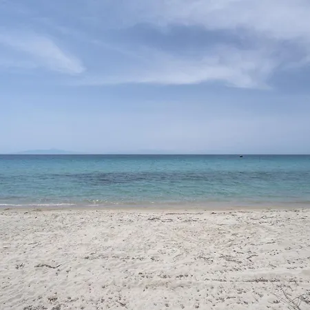 Malena House By Luxlikehome *