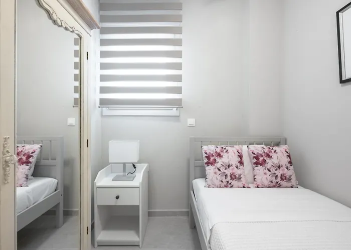 Malena House By Luxlikehome
