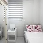 Malena House By Luxlikehome