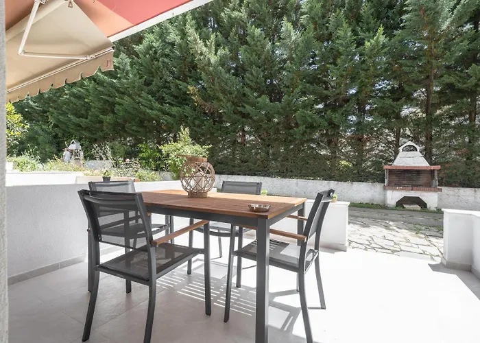 Malena House By Luxlikehome *